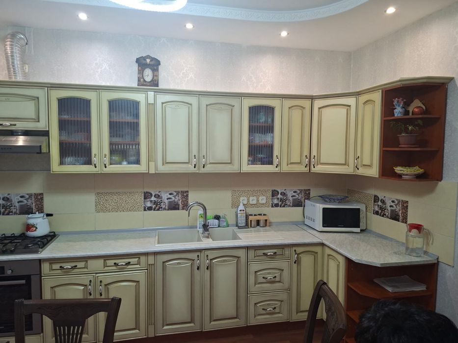 Продам куонный гарнитур