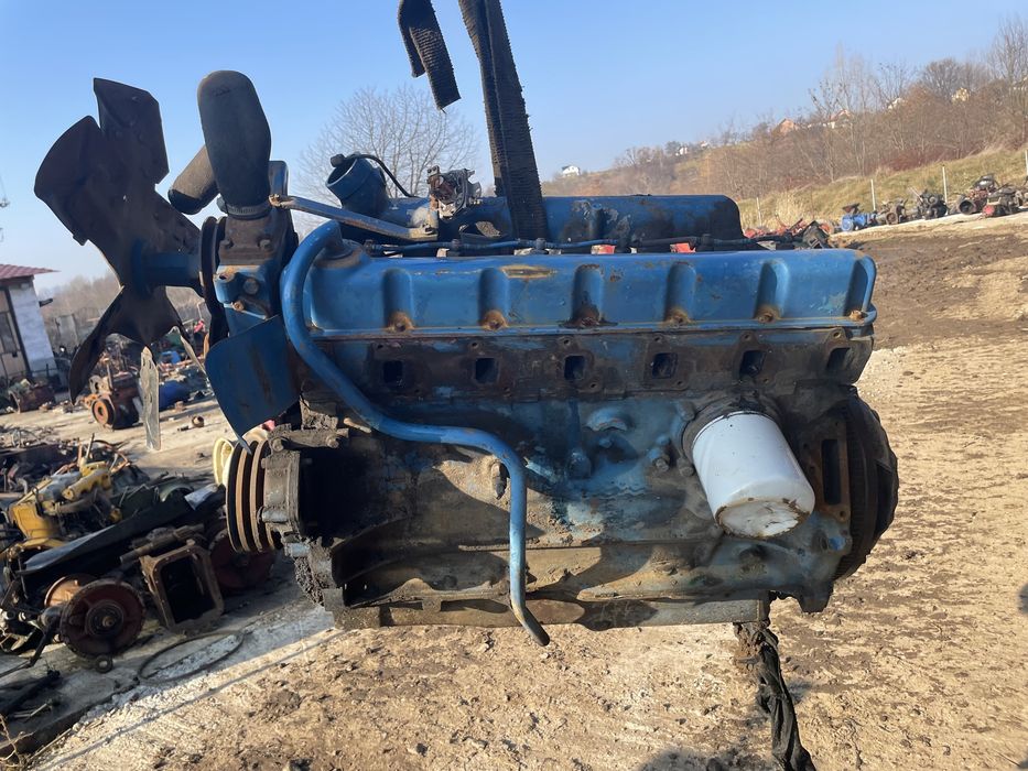 Piese motor ford in 6 new holland tractor