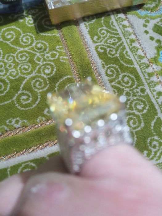 Кольцо продам очень приятно смотрится