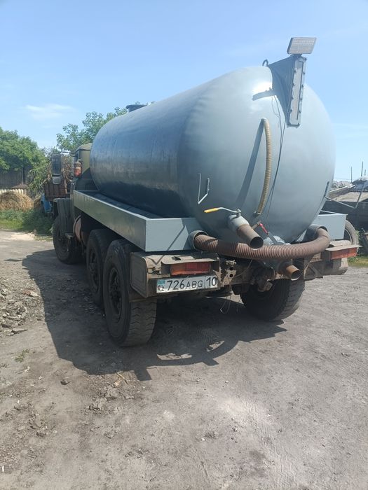 Продам Ассенизатор зил 131