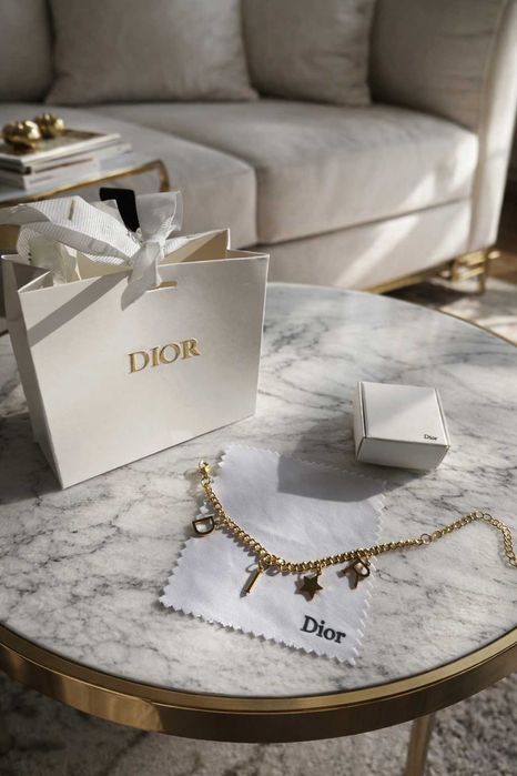 дамска гривна диор неръждаема стомана dior нова златна златиста