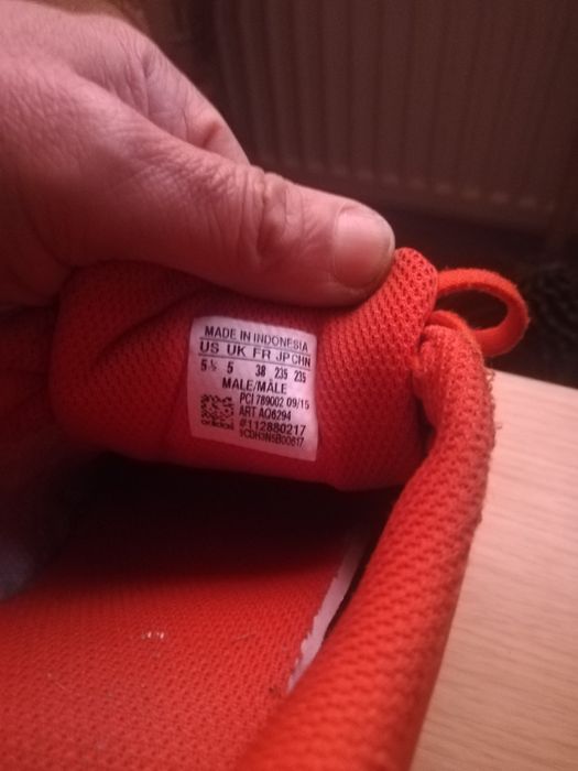 Vând adidași superstar