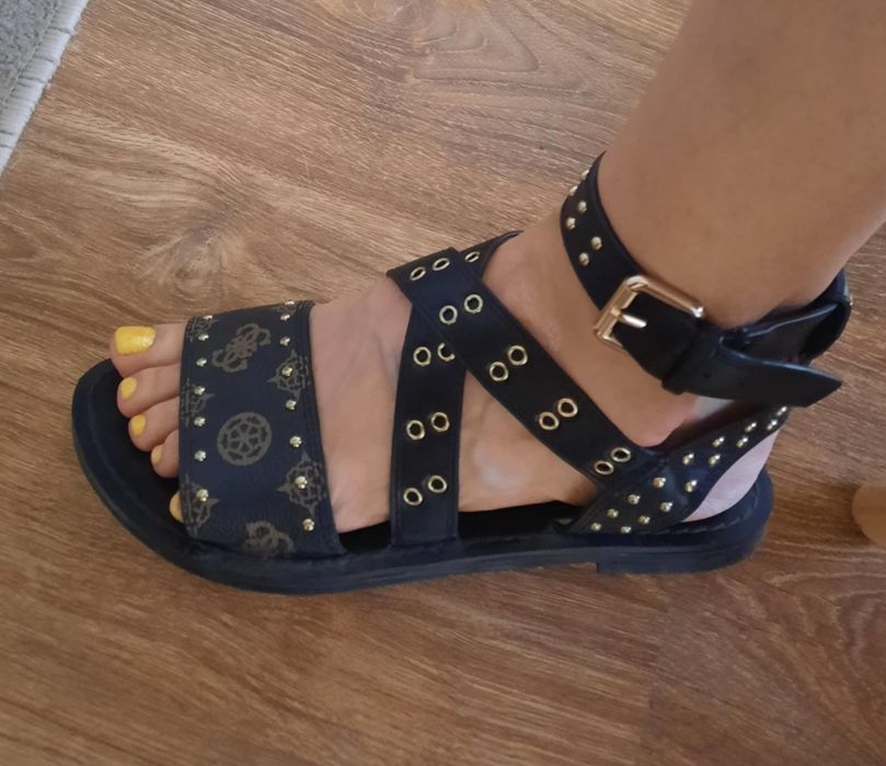 Оригинални сандали Guess