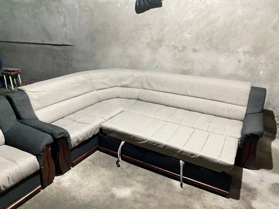 Ugalok divan sotiladi