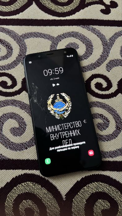 Samsung j6 32гб