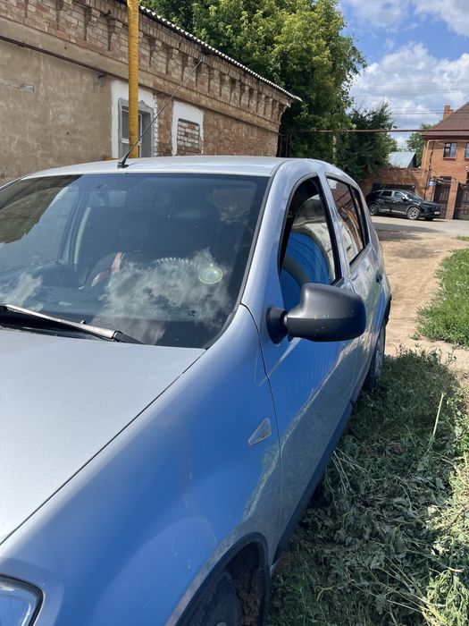 Продам машину Renault Sandero