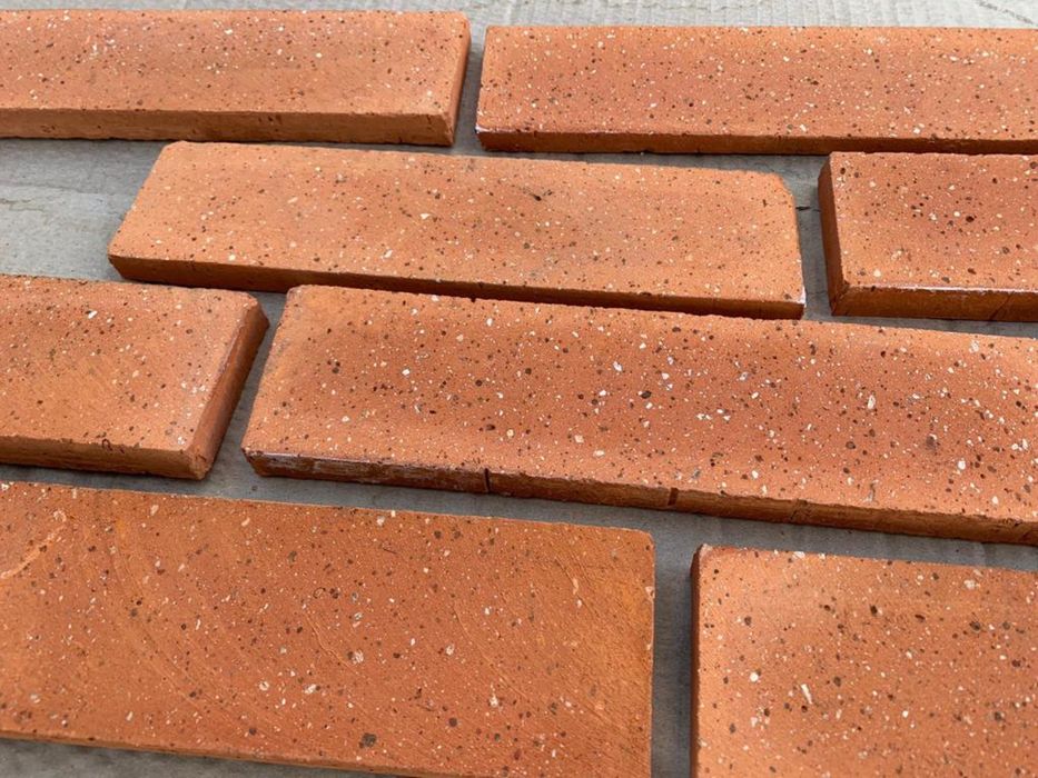 Caramida feliata tip “terrazzo” noua