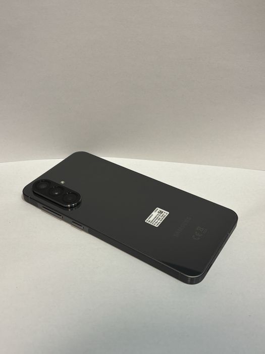 MDM vinde: Samsung A56 5G, 128GB, Awesome Graphite.