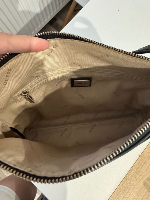 Дамска чанта GUESS