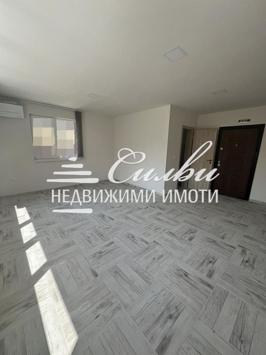Дава се под наем Офис в Шумен, Център - 40 кв.м за 204 € - Снимка #2