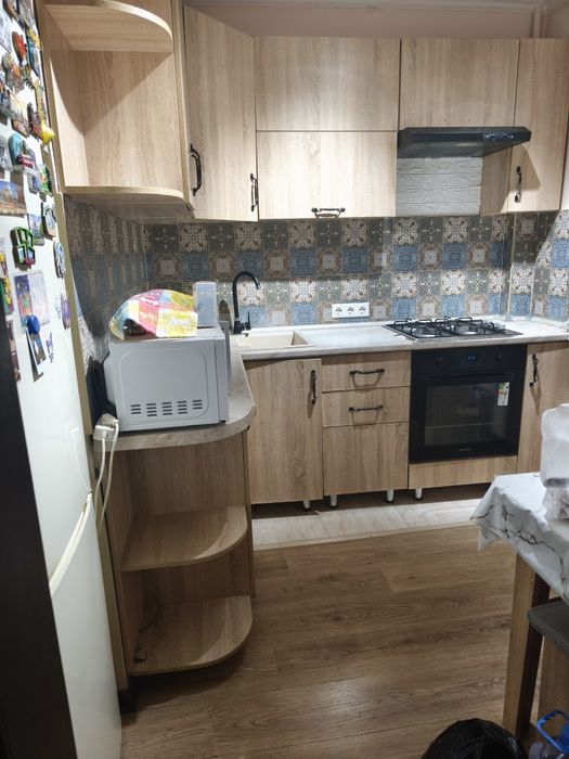 Продается кухонный гарнитур б/у,