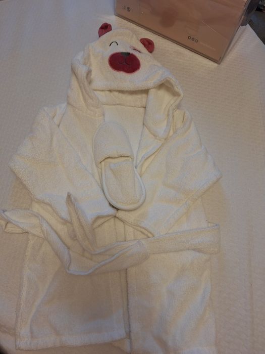 Чисто нов халат с чехлички