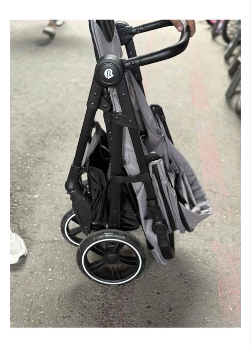 Продам коляску для малыша