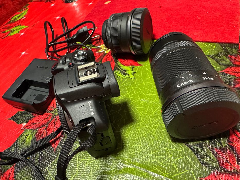 Фотоапарат Canon EOS R100