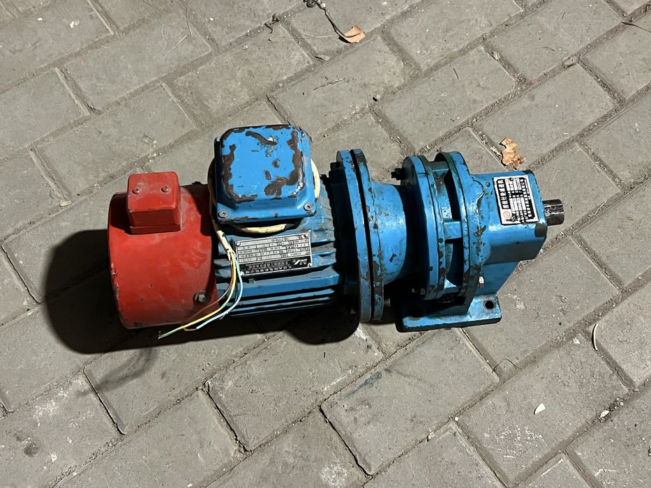 Продам мотор редуктор 0,75 квт
