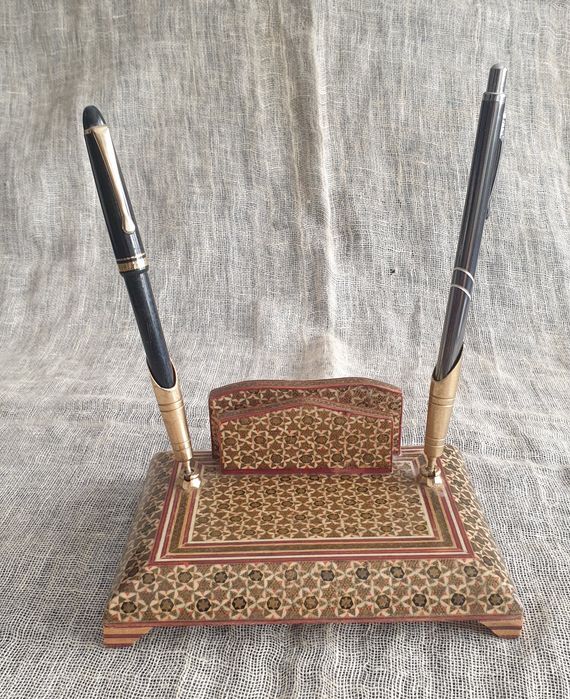 Писалищен комплект от екзотична дървесина и месинг и финна интарзия