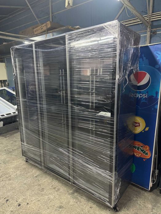 Vitrină Frigorifică WH03 2000L 3 Uși R290