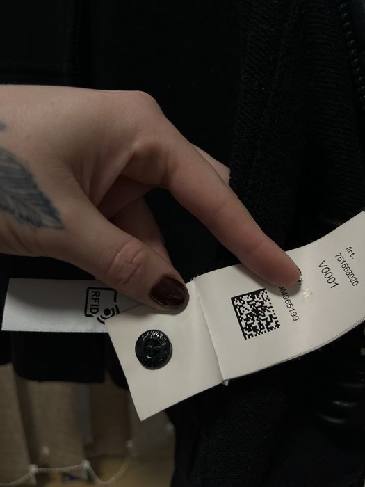 Продавам мъжка пуловер Stone Island