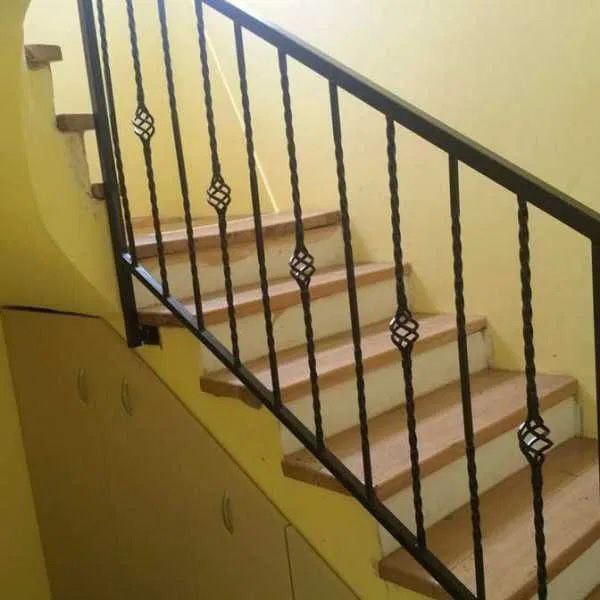 Mana curenta din fier forjat balustrada