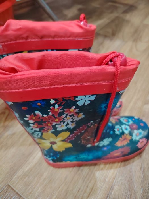 Продам Резиновые сапоги