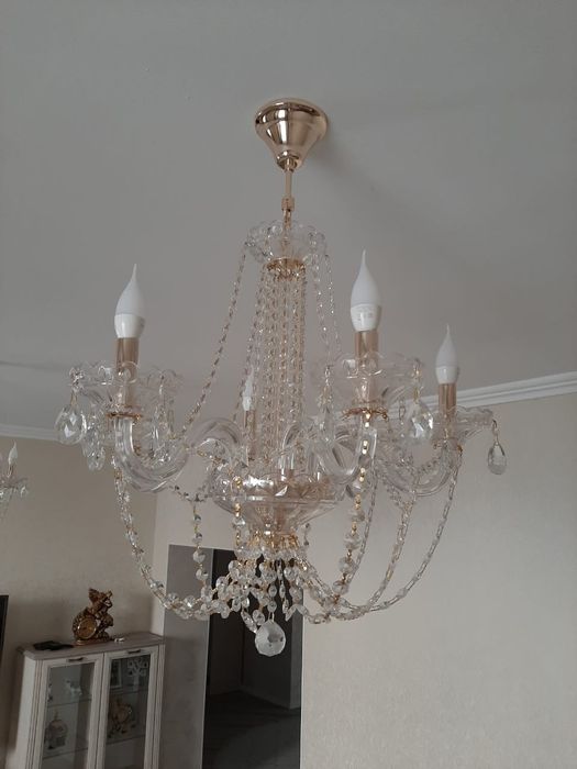 Продам люстру в хорошем состоянии