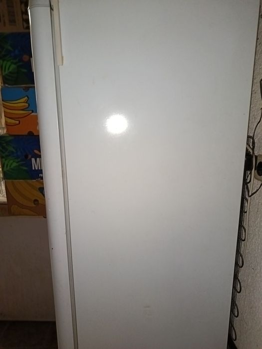 Прав фризер INDESIT