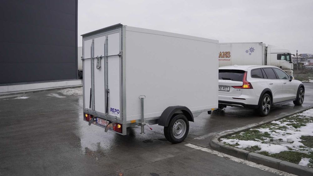 Remorca furgon carosata, usa rampa 750kg, RAR inclus, nr rosii incluse