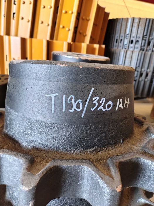 Sprocket / Steluță / Roată motrică pentru Bobcat T300