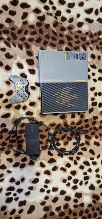 Vând Xbox One Call of Duty Edition