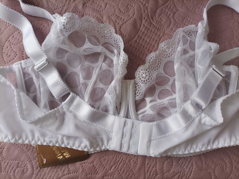 Triumph/Rosa Faia 90C/90D/90F /95F нови сутиени