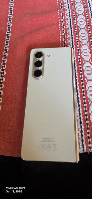 Продавам Samsung GalaxyZ Fold 5