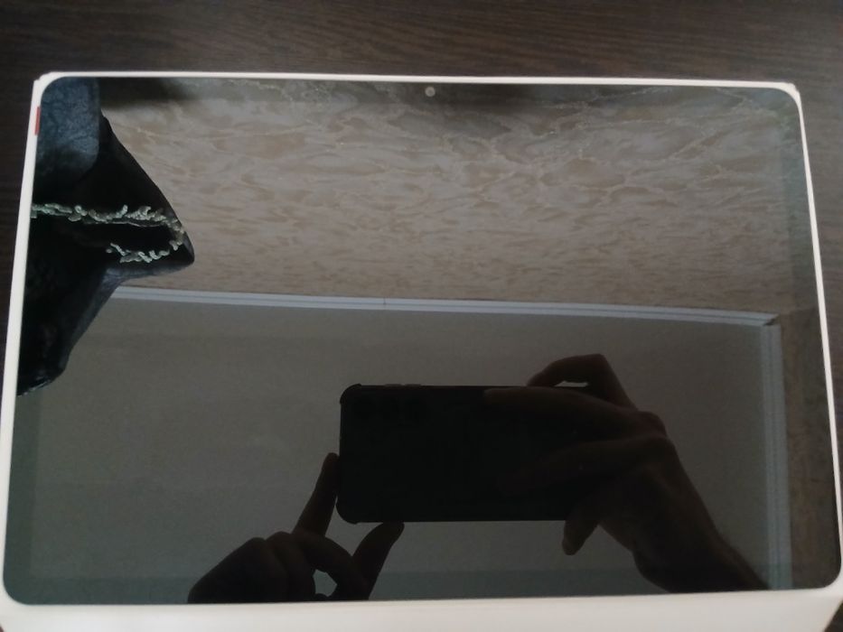 Продам планшет новый Huawei