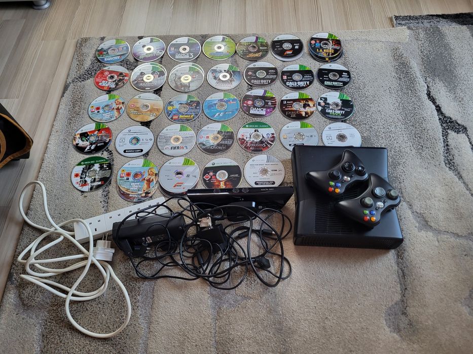 Vând Xbox 360 cu HDD 320gb