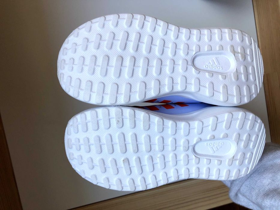 Чисто нови маратонки лимитирана серия Adidas Disney Moana