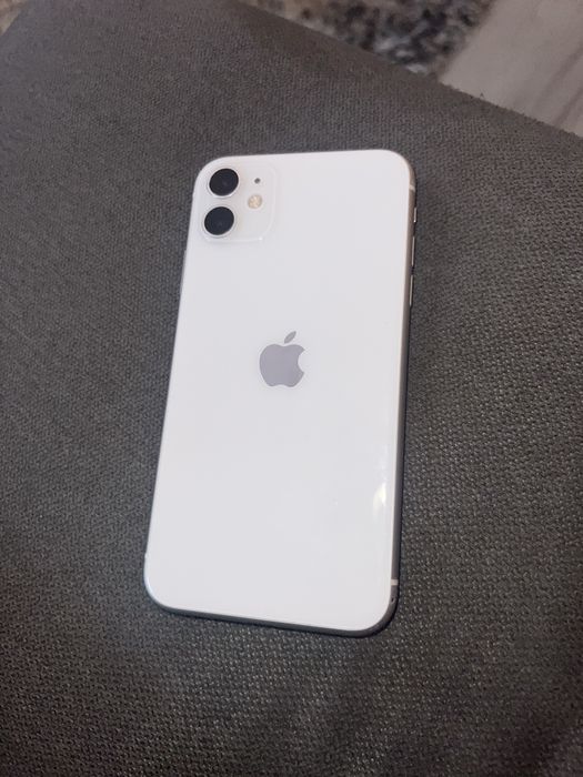 Vand iphone 11 64 memorie intro stare buna