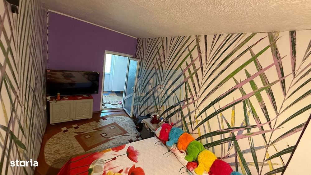 Casă decomandată 3 camere + grădină 450 m2, zonă liniștită Galați