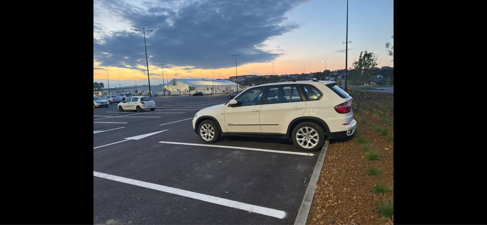Bmw x5 E70 alb 2011 245 cai diesel