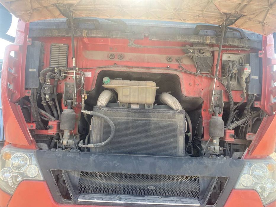 HOWO T7H 430 6X4, Тягач