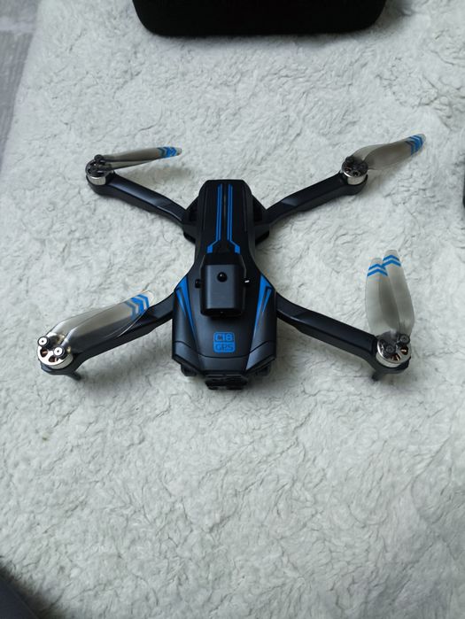 Продаю дрон  хороший без доставки!