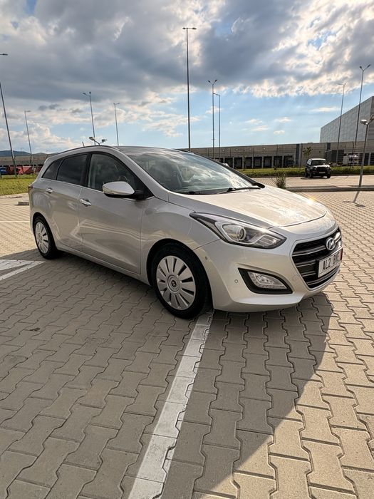 Hyndai i30 Premium  1.6 бензин