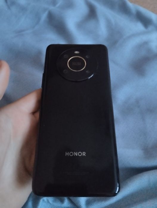 Продам Honor X9 зарядка 66w