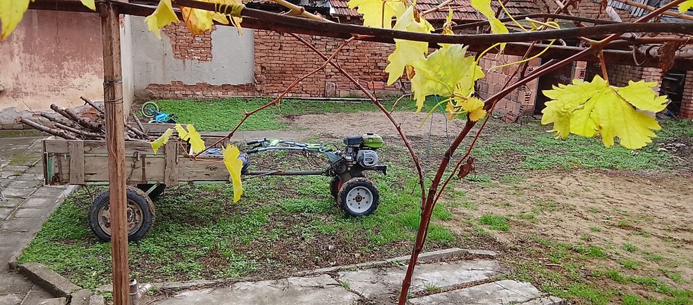 Мотофреза Гардения с ремарке в отлично състояние