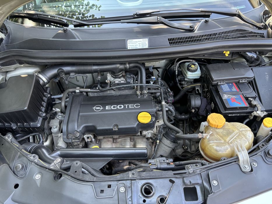 Opel Corsa D 1.2 benzină