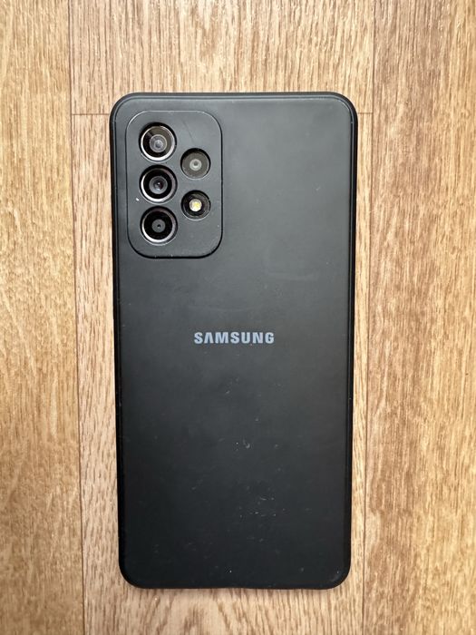 Samsung Galaxy A52.