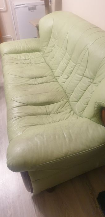 Коженные Диваны плюс кресла