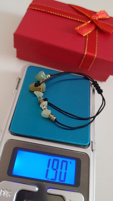 Гривна с естествени камъни