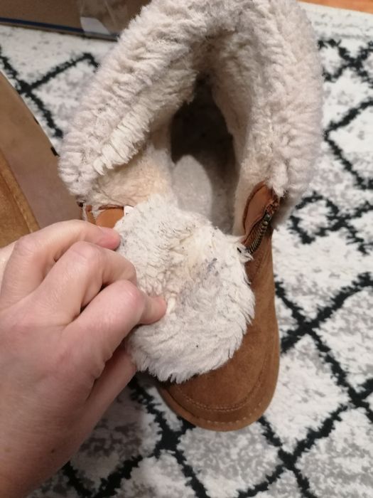 Ghete marimea 35 cu interiorul de 22.5 cm