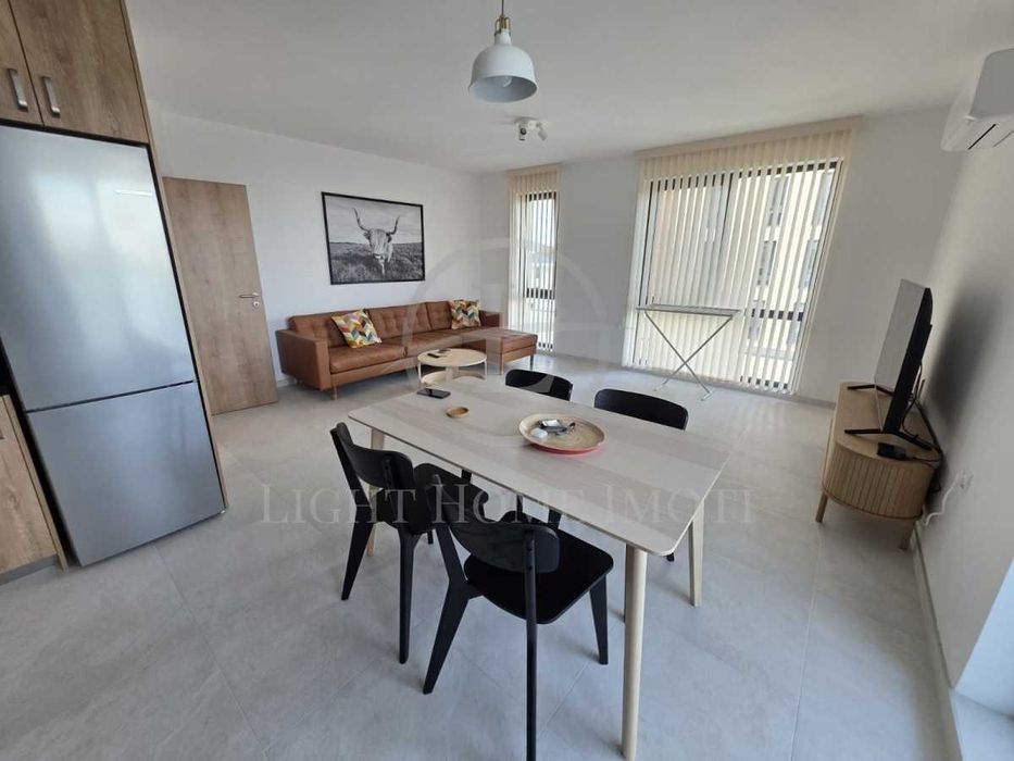 Продава се Тристаен апартамент в Пловдив, Христо Смирненски - 100 кв.м за 2270 €/кв.м - Снимка #1