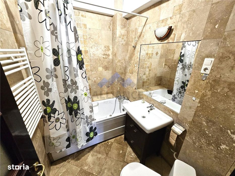 Palas, Hotel International, apartament spatios in bloc nou