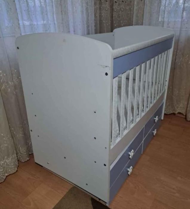 Продавам кошара с матрак